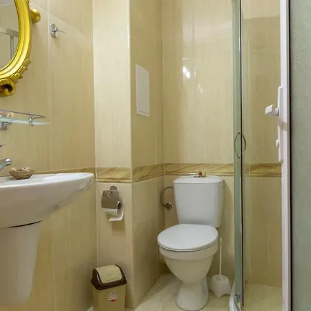 White In Sweet Homes4 Apartament